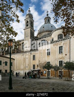 Italien Venedig Kirche Santa Maria del Rosario -457 erbaut 1726-36 von  Giorgio Massari Ansicht v Osten vom Campo Sant`Agnese Stock Photo